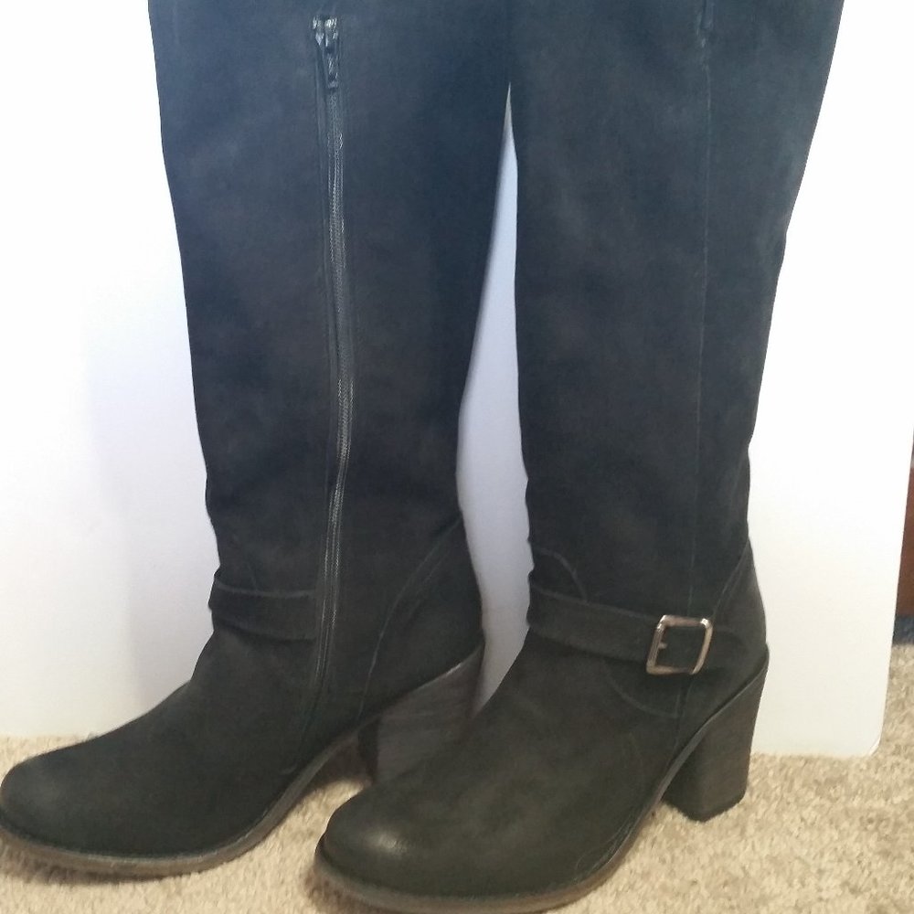 WINTER SALE     Steve Madden knee high boots